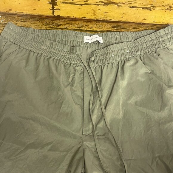 Abercrombie & Fitch Nylon Blend Pull On Wide Leg Cargo Pants Sz XL Utility - Picture 3 of 8